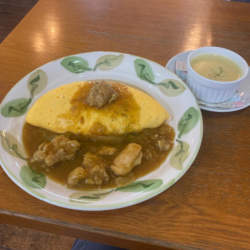 チキンカレーオムライス M(サラダorスープ、ドリンク付)(みるくカフェ )