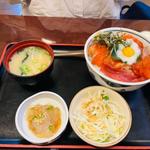海鮮丼(いくらもり)(一魚一栄)
