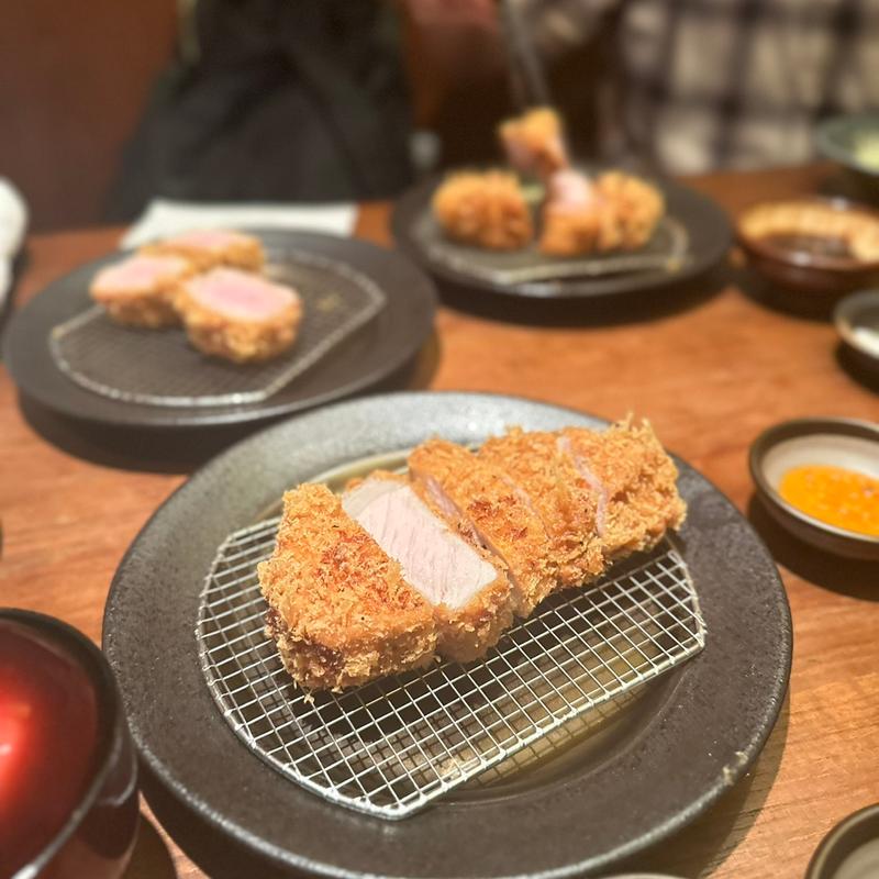 埼玉　味麗豚　特上ロース定食　200g(とんかつ ここまでやるか。)