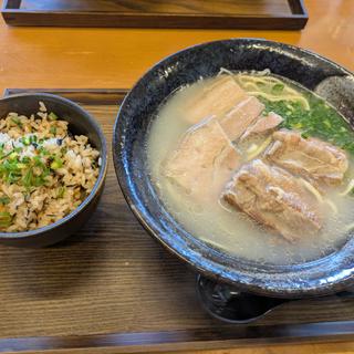 ミックスそば、ジューシー(沖縄そば 金太郎 )