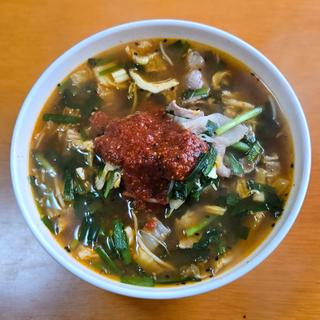 ニラそば 辛め(パンダ食堂 晴山閣)