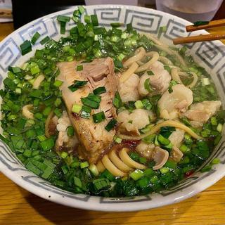 もつニラー麺