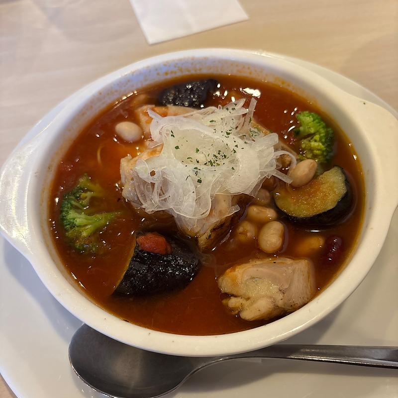 野菜とお豆かたっぷりグリルチキンのトマトスープセット(ジョイフル桶川店)