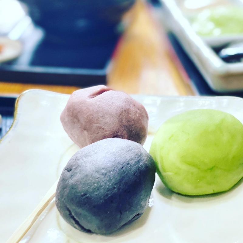 三色餅(づんだ、ごま、くるみ)(村上屋餅店 （むらかみやもちてん）)