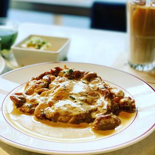 グリルチキンゴルゴンゾーラソース(バワリーキッチン)