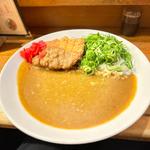 カツカレー　ネギ