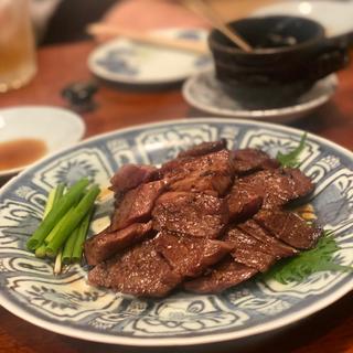 (肉割烹 安参)