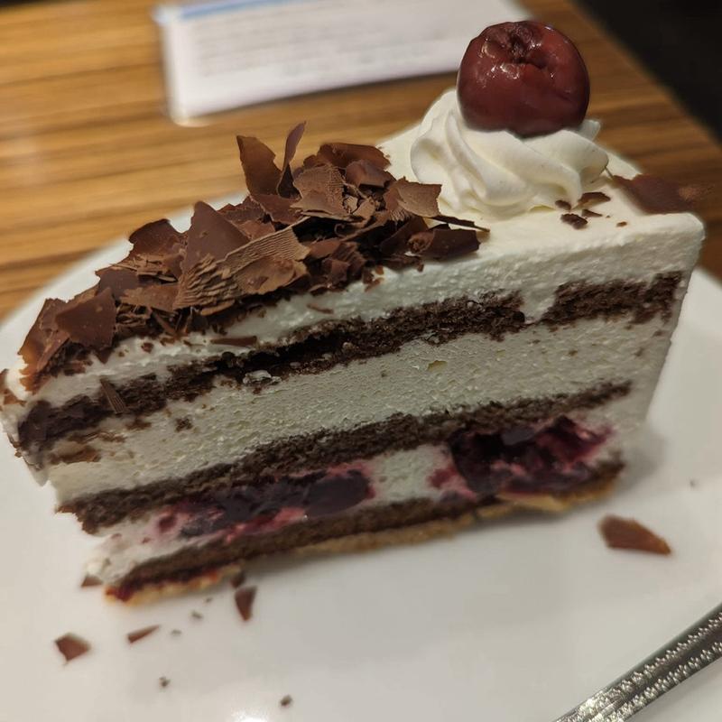 Kirschトルテ(カフェ バーンホーフ 三番街店)