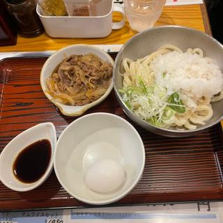 鬼おろし肉ぶっかけ(武州うどんあかね&みどりダイニング)