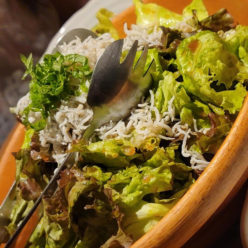 シラスたっぷりグリーンサラダ(魚金4号店)