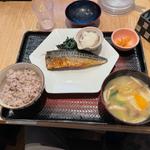 さばの炭火焼き定食、たっぷり野菜の麦みそ汁