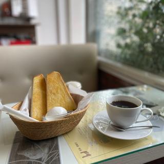 ブレンドコーヒーとモーニングセット(門)
