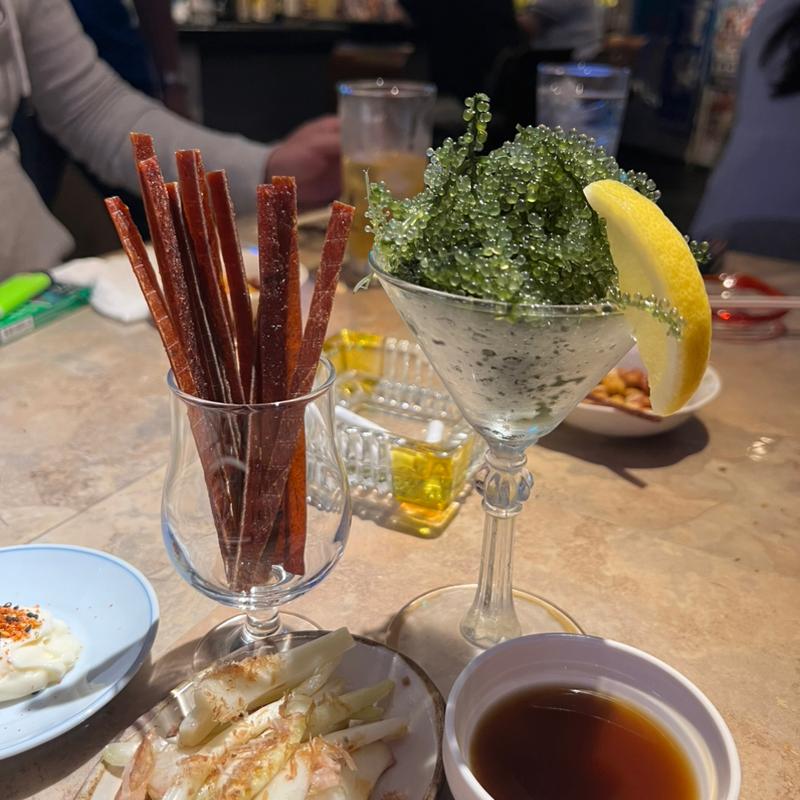 マグロジャーキー　海ブドウ(OKINAWA Bar「あっちゃん'S」)