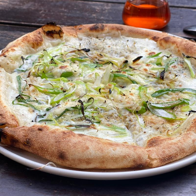 しらすと九条ネギのピザ サラダ ドリンク付き(GARDEN HOUSE Kamakura ガーデンハウス鎌倉)