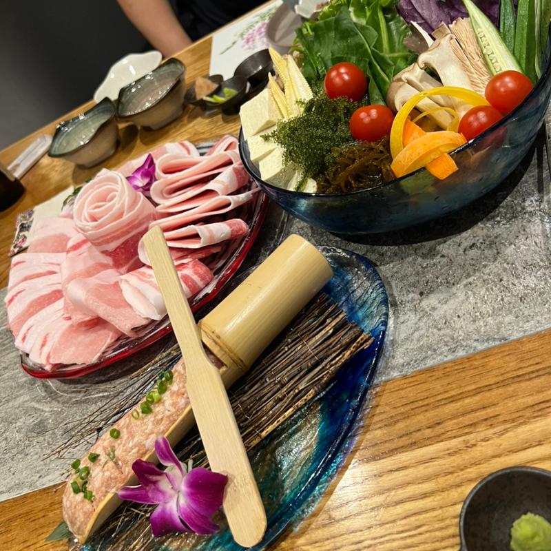 アグー豚しゃぶしゃぶコース　ロース　バラ　つくね　島野菜(個室しゃぶしゃぶ 金しし)