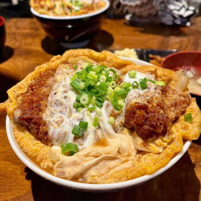 かつ丼 大盛り(めし処 呑処 長屋)