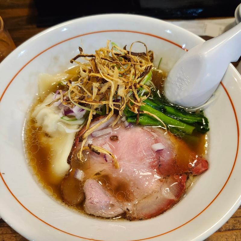 煮干しワンタンRAMEN(琉球新麺　通堂 寄宮十字路店 （りゅうきゅうしんめん　とんどう）)