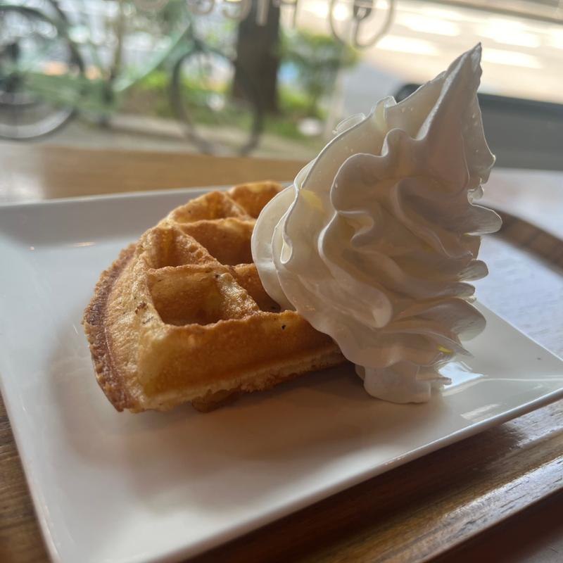 ワッフル（ホイップ付き）(スクエアカフェ 蔵前店 （SQUARE Cafe）)
