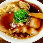 肉チャーシュー黒ワンタンそば