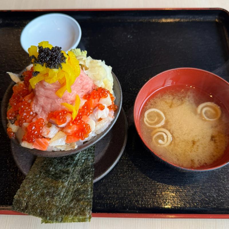 てんこ盛り丼 まぐたく(築地海鮮虎杖)