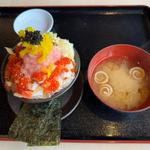 てんこ盛り丼 まぐたく