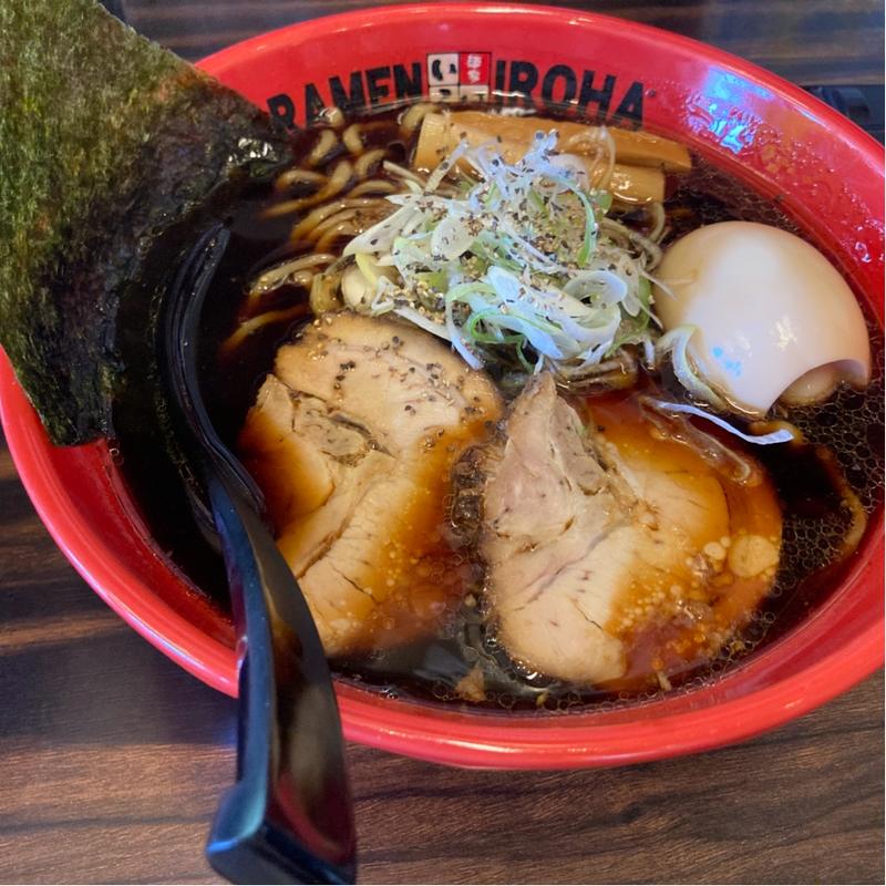 ブラックラーメン　煮卵(いろは 射水本店 )