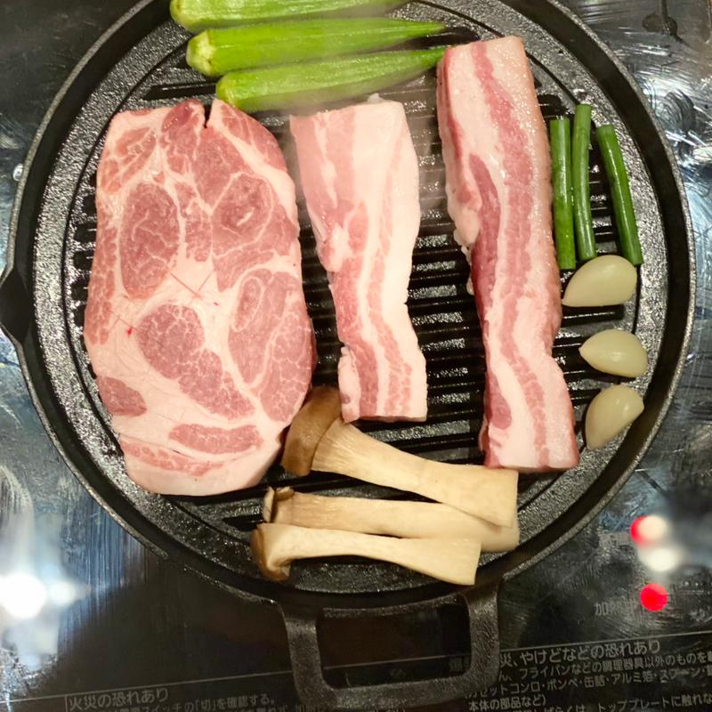 (Pretty Pork Factory)