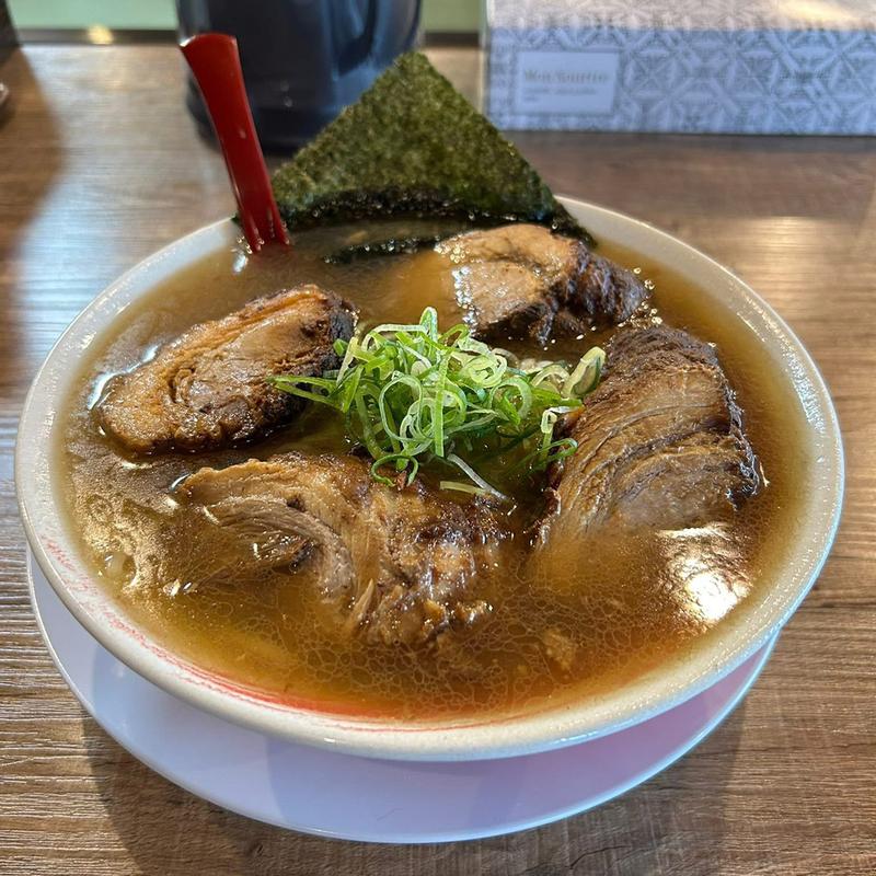 アゴダシ中華そば 大盛 焼豚2枚(五十六商店)