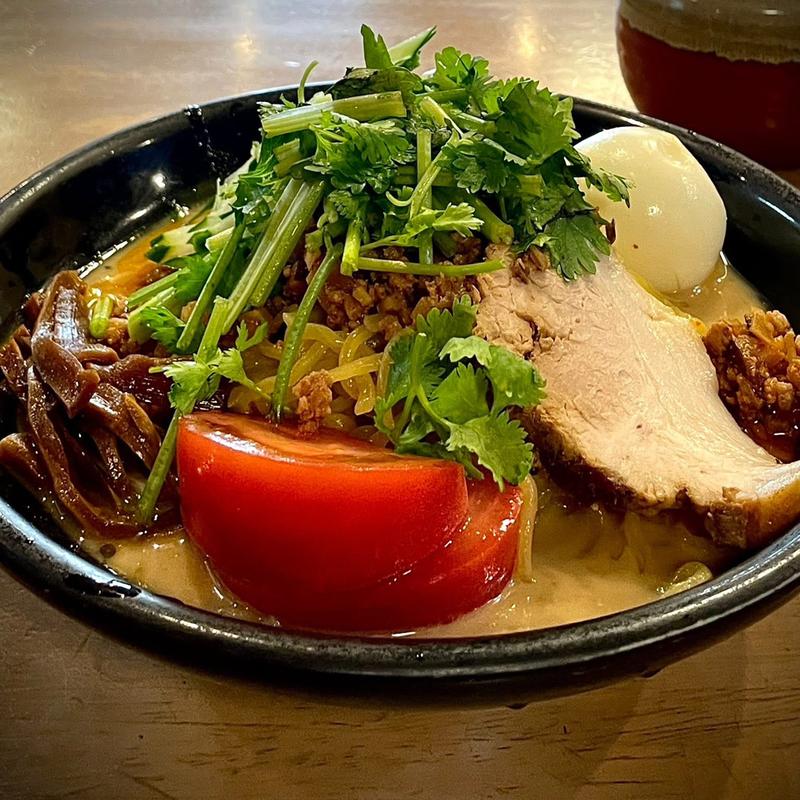 香草胡麻ダレ冷やし中華(日本橋札幌や)