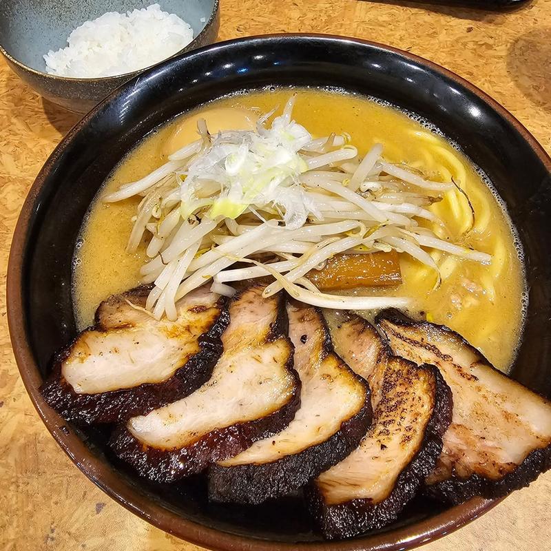 味玉ちゃーしゅー味噌らーめん 半らいす(味噌らーめん屋 ちょりん)