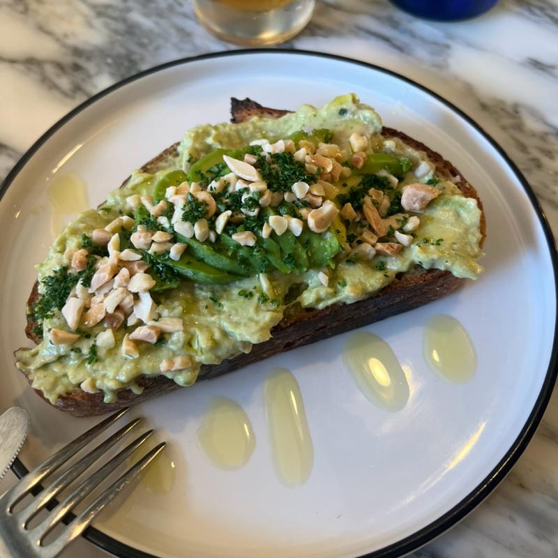 アボガドタルティーン(SAISON bakery&coffee)