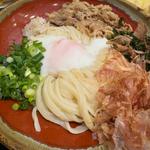 肉温玉ぶっかけうどん（冷）