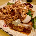 鶏肉入りベルト麺(24H 北京ダック専門店 中国茶房８名古屋栄店 Chinese café Eight)