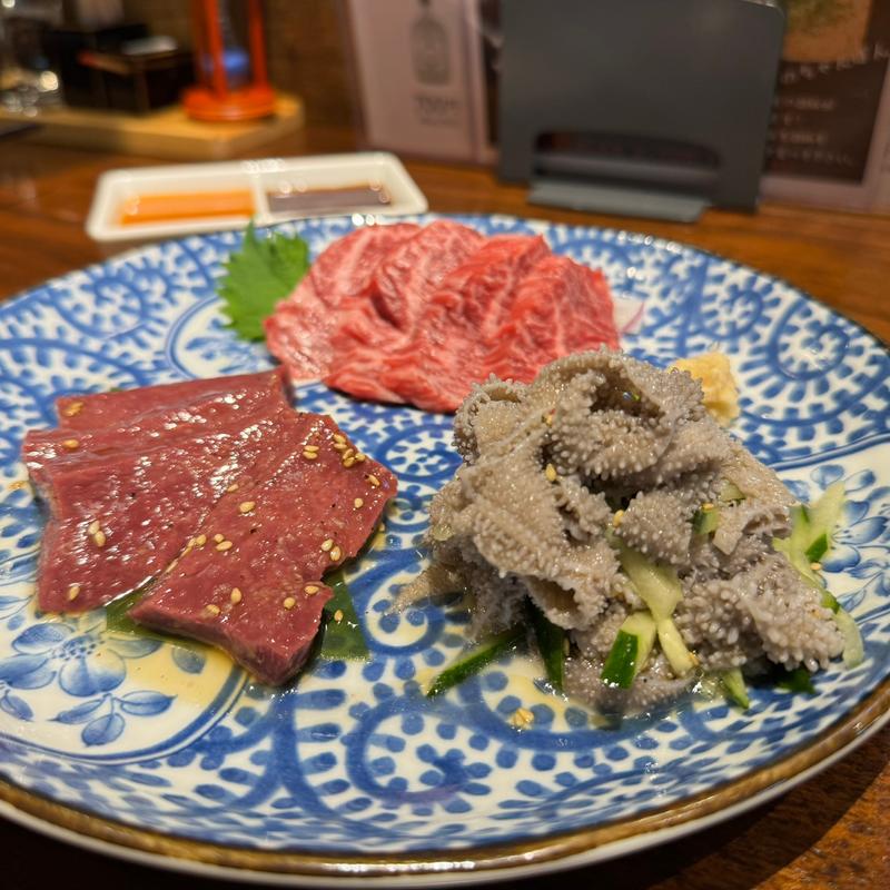 刺身盛り合わせ(ハツ刺し、センマイ刺し、サガリ刺し)(モツセン)