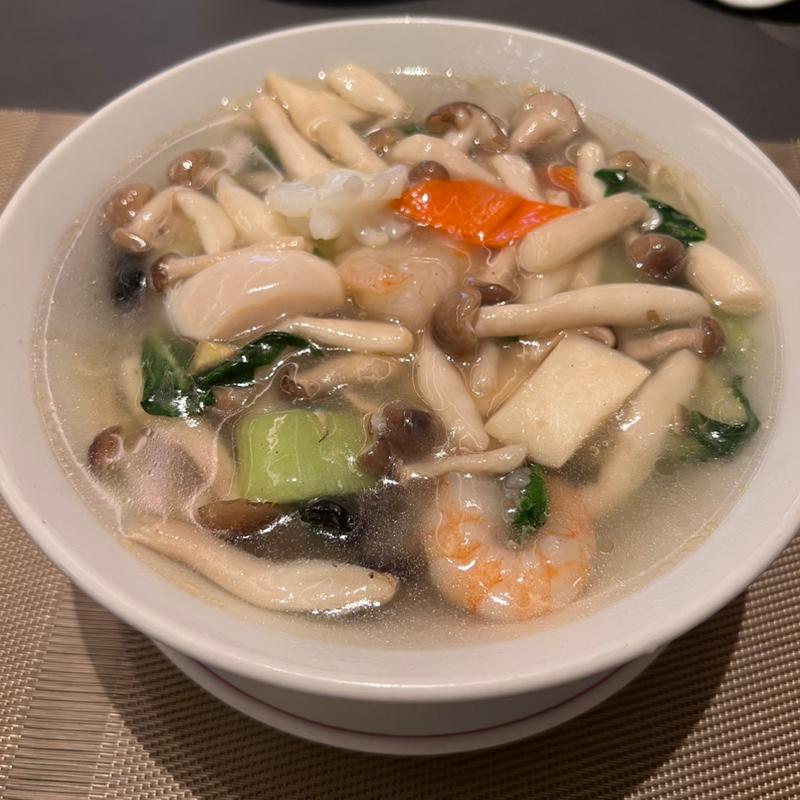 海鮮スプーンそば(中国飯店 倶楽湾)