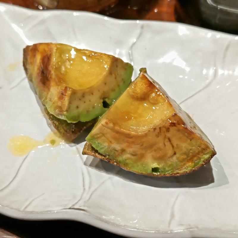 炙りアボカド ガリバタ醤油(やきとり家すみれ 横浜鶴屋町店 )