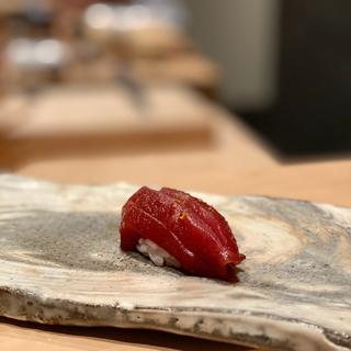 鮪(すし 六香)