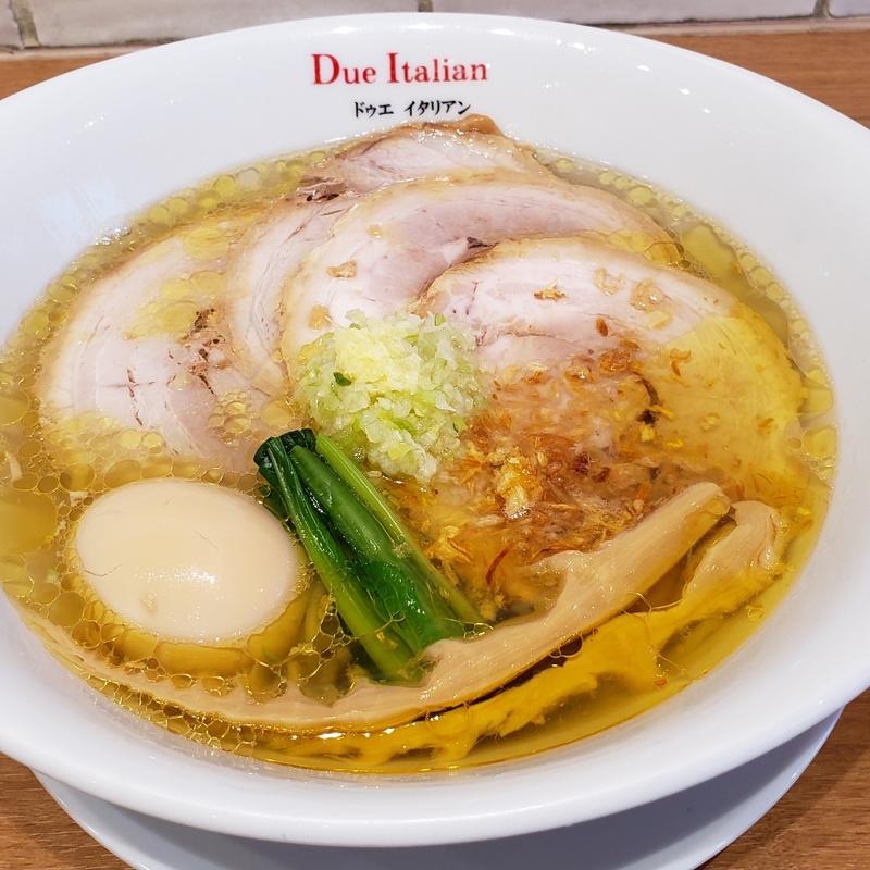 具だくさん塩らぁ麺(黄金の塩らぁ麺 ドゥエイタリアン 市ヶ谷本店)