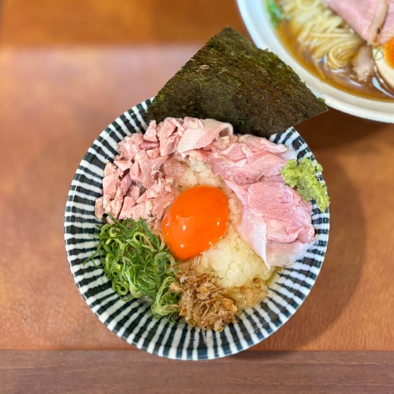 チャーシュー卵かけご飯(メヂカそば 吟魚)