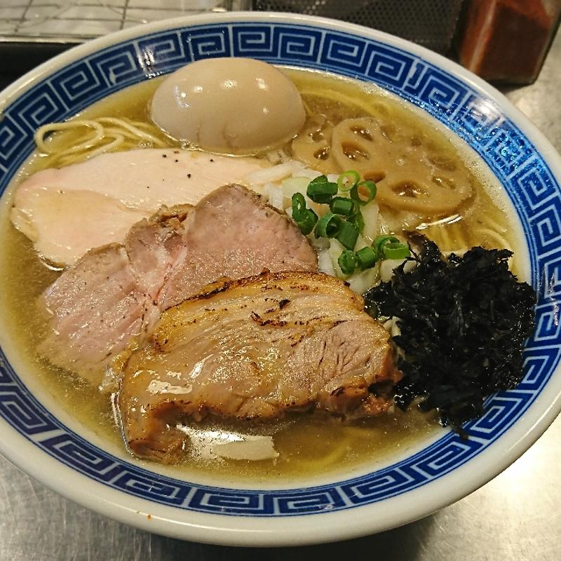 特製煮干らーめん(月曜日は煮干rabo)