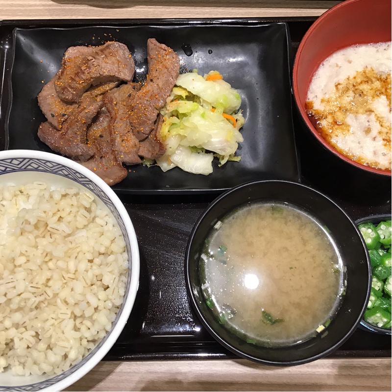麦とろ牛たん御前(吉野家 仙台中山店 )