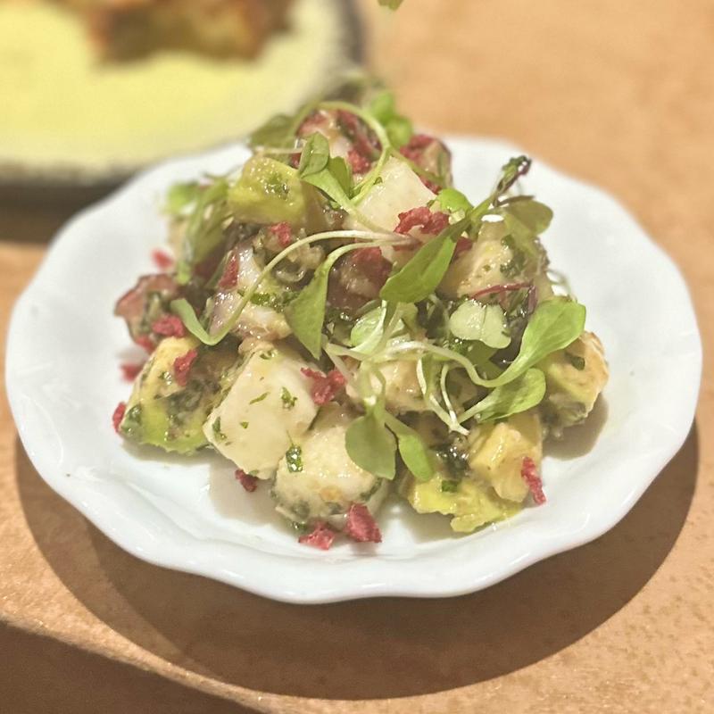 タコとアボガド(SAYAMISTYLE(サヤミスタイル) 難波の立ち飲み)