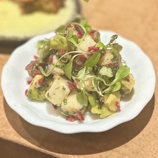 タコとアボガド(SAYAMISTYLE(サヤミスタイル) 難波の立ち飲み)