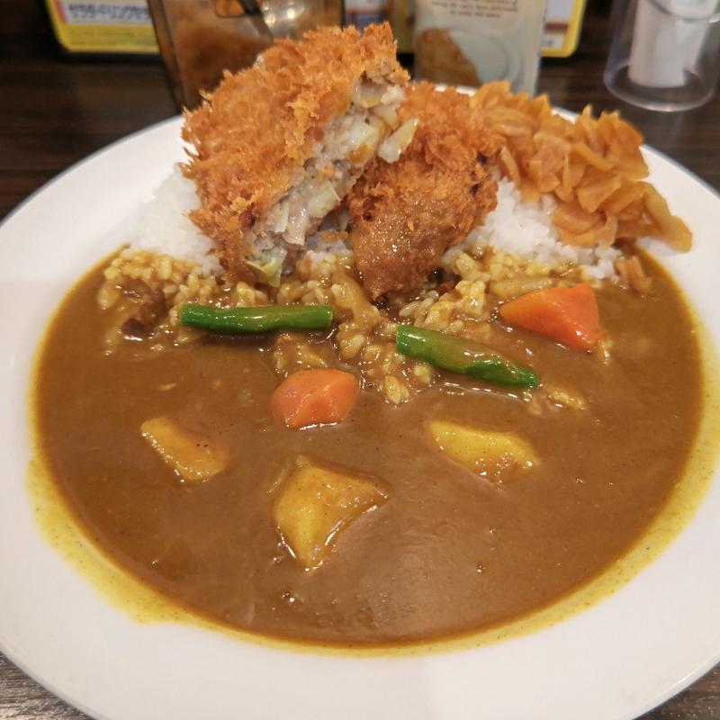 手仕込キャベツメンチカツカレー＋やさい(CoCo壱番屋 JR石川町駅南口店)