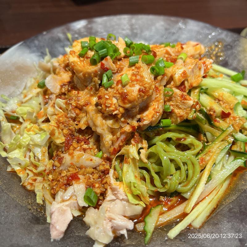 よだれ鶏冷麺(錦秀菜館 神保町店)