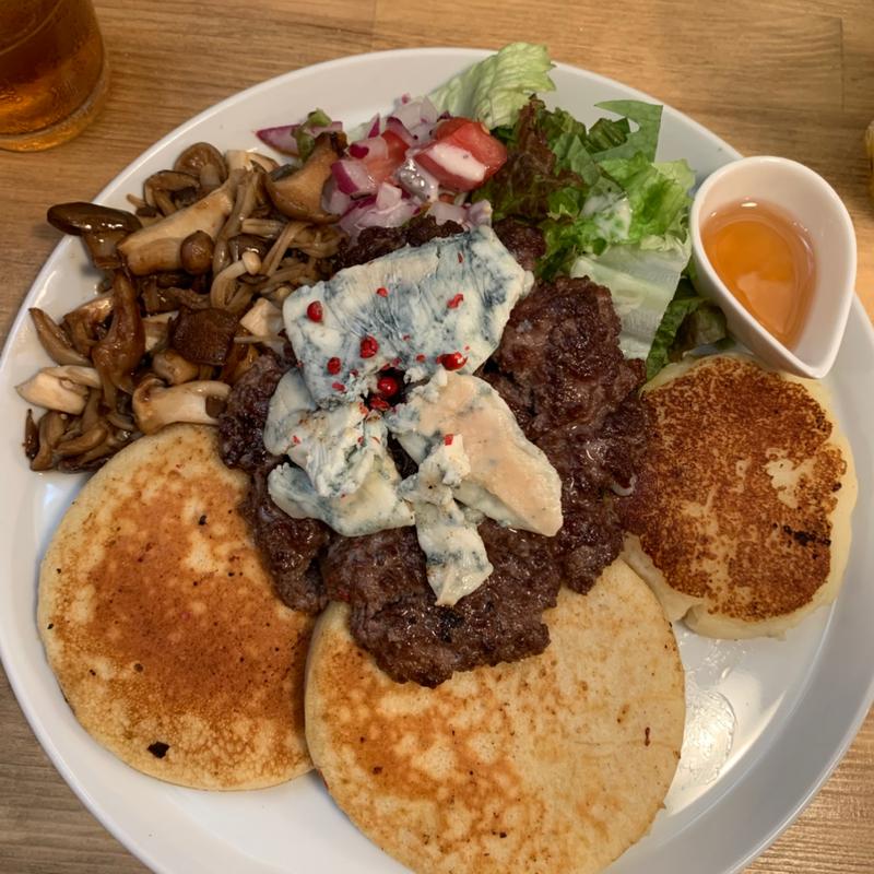 お食事パンケーキ　きのこ&ゴルゴンゾーラ(HUNGRY HEAVEN HAWAII CAFE(ハングリーヘブンハワイカフェ))