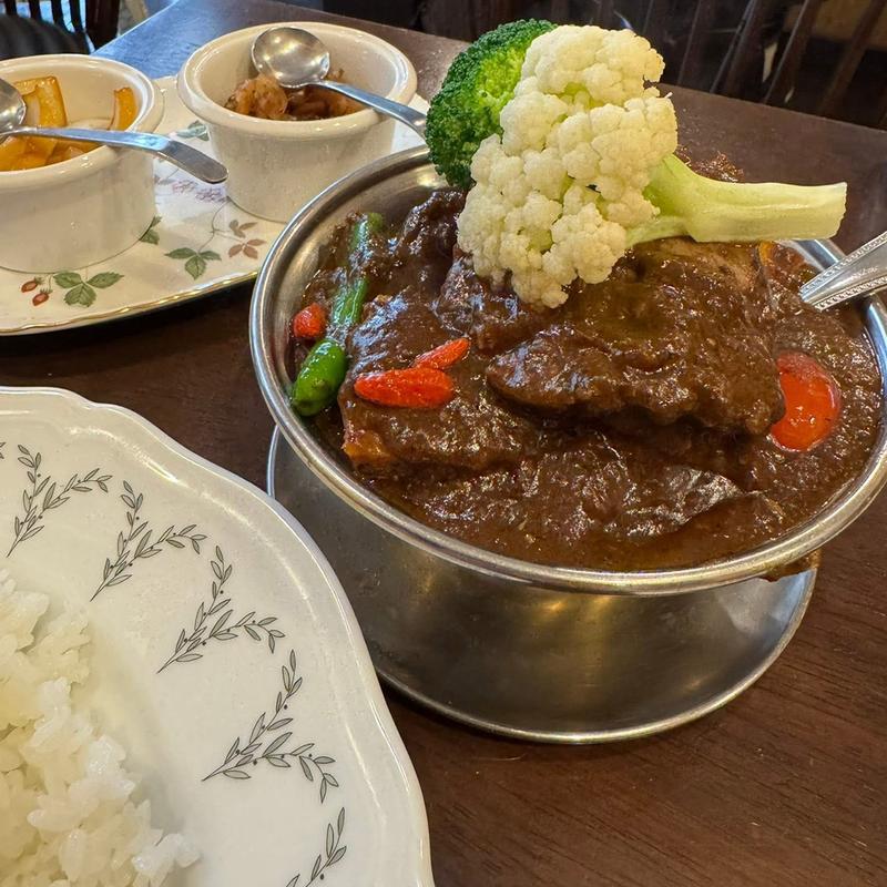 ビーフタンカレー 辛口 季節の野菜入り(トマト)