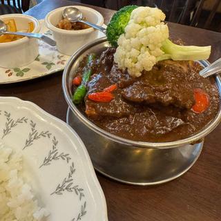 ビーフタンカレー 辛口 季節の野菜入り