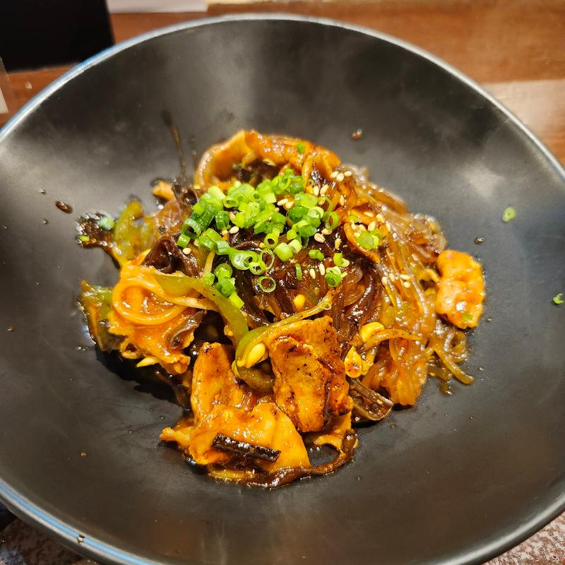 ピリ辛チャプチェ(居酒屋くんか)