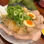 全部乗せラーメン　ほうれん草　うずら卵トッピング